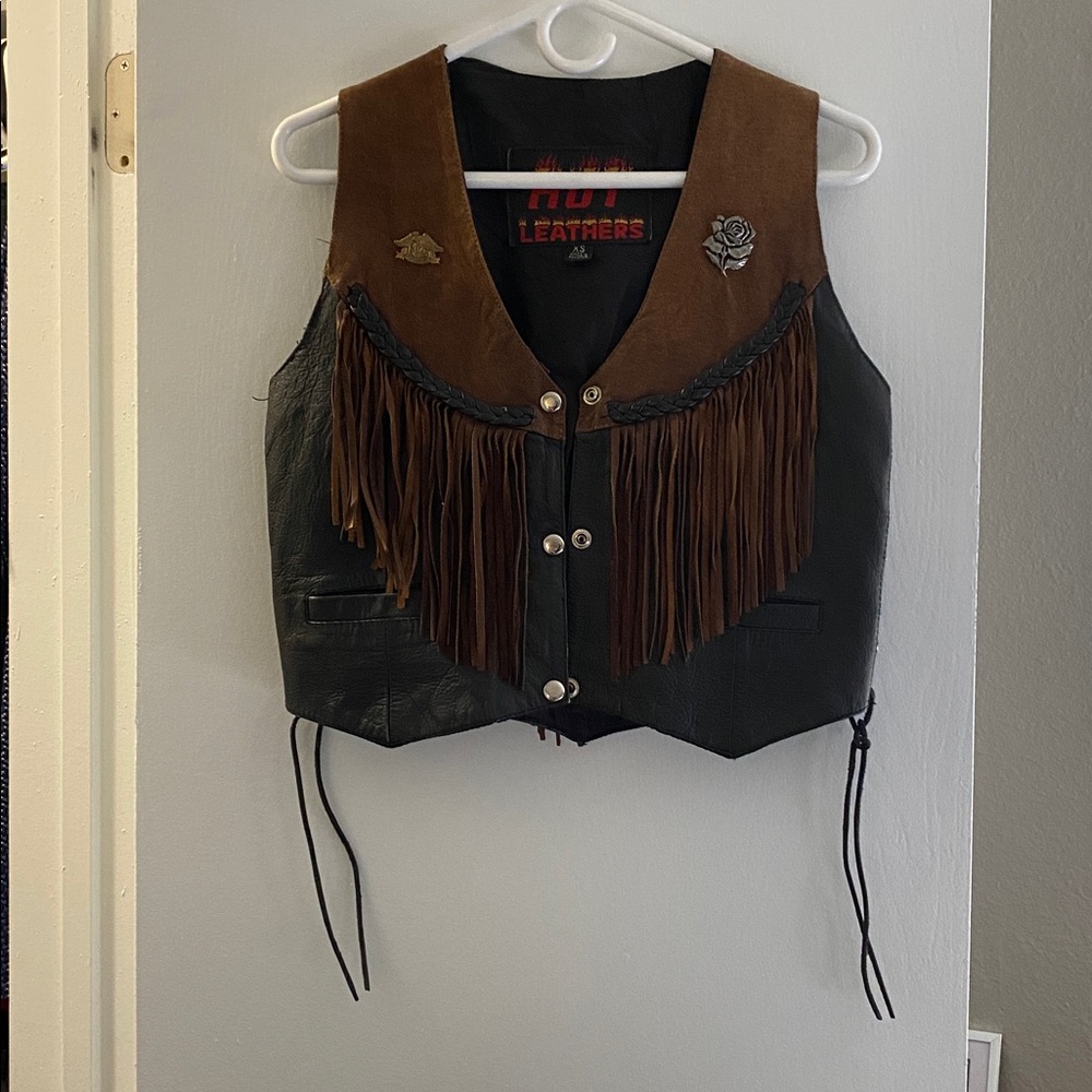 Hot Leathers Women's Black and Brown Fringe Vest